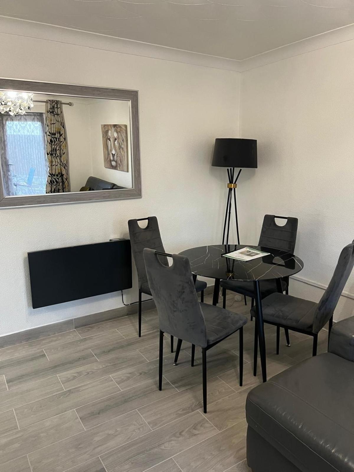 Appartement Beautiful 2-bedroom In Close To Lakeside Grays